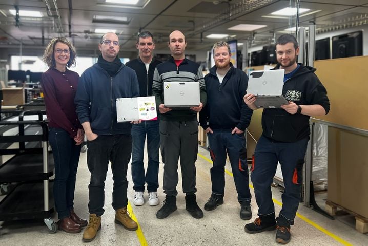 Une partie de l'équipe informatique des Ateliers du bocage, dans les Deux-Sèvres.