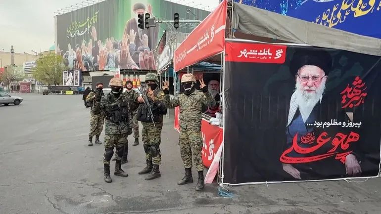 Des forces de sécurité iraniennes déployées à Téhéran, Iran. Le 12 mars 2026.