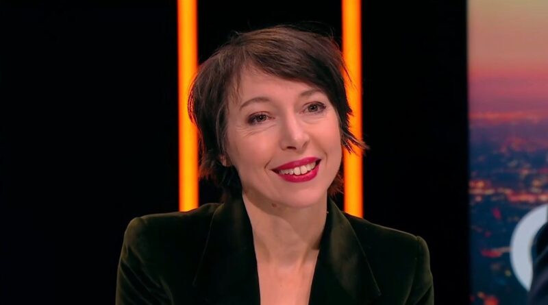 Jeanne Cherhal dévoile l'intime et la féminité dans "Jeanne"