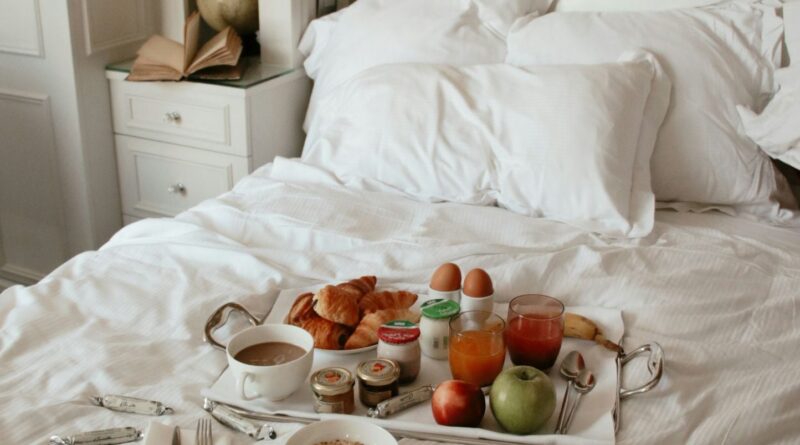 Journée du sommeil : Manger allongé nuit à la digestion ?