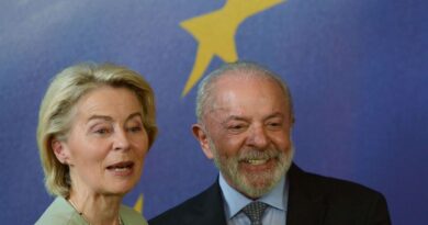 Le Brésil ratifie l’accord UE-Mercosur, craintes françaises persistantes.