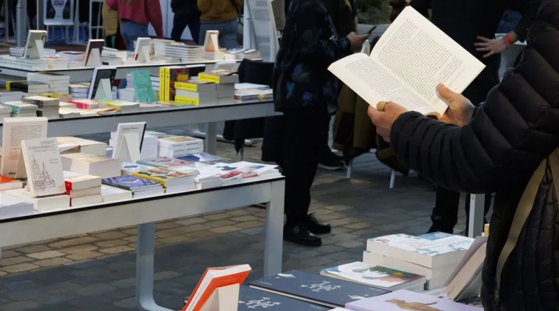 Le Centre Jean Gol exclu de la Foire du Livre : Alain Gerlache dénonce "capitulation et censure"