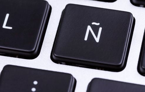 Le ministère de la Justice ne poursuit pas le tilde.