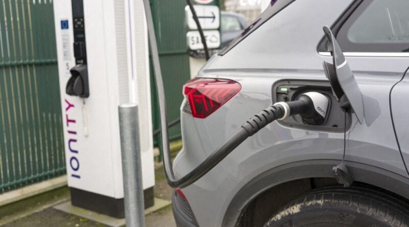 Le thermique, c'est fini : la presque joie d'une voiture électrique.