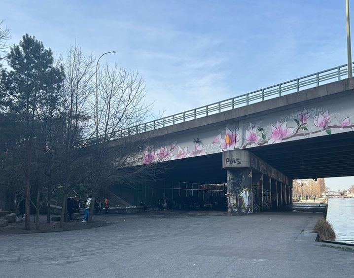 Rosa Parks et le pont du périphérique, où sont massés la plupart des toxicomanes.