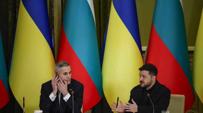 L’Ukraine et la Bulgarie signent un accord de défense pour la production d’armes.