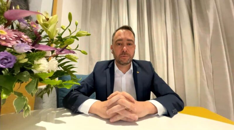 Maxime Prévot appelle à la patience pour les 26.000 Belges fuyant le Moyen-Orient.