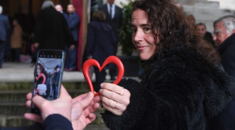 Mazarine Pingeot ne participera pas à une manifestation littéraire en Sarthe.