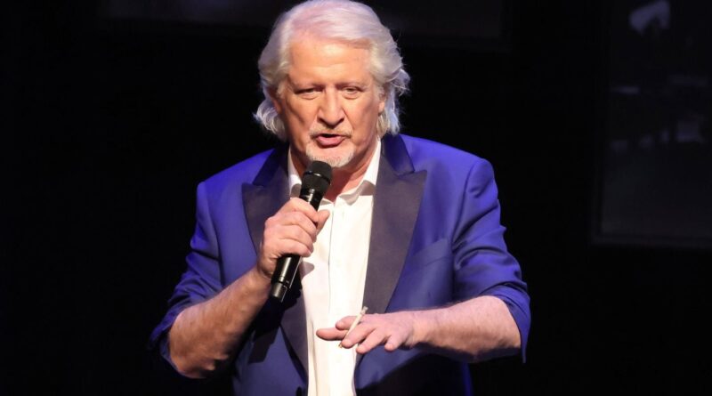 Mediapart diffuse une vidéo accablante pour Patrick Sébastien : « Qui me le touche ? »