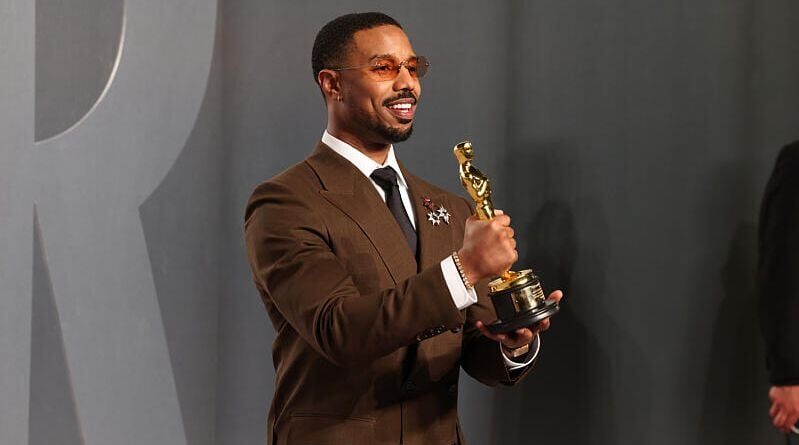 Michael B. Jordan ne rompt pas la tradition : Oscar et fast-food.