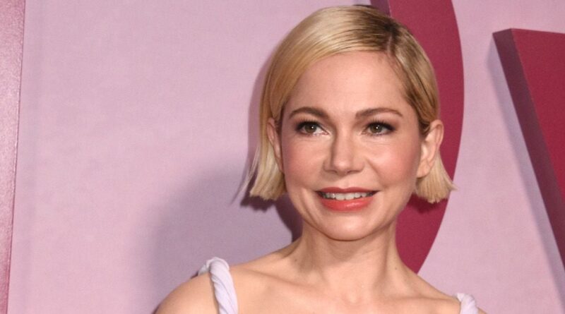 Michelle Williams s'exprime pour la première fois sur la mort de James Van Der Beek.