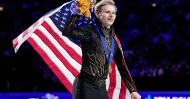 Mondiaux de patinage artistique 2026 : Ilia Malinin sacré après son « accident » olympique