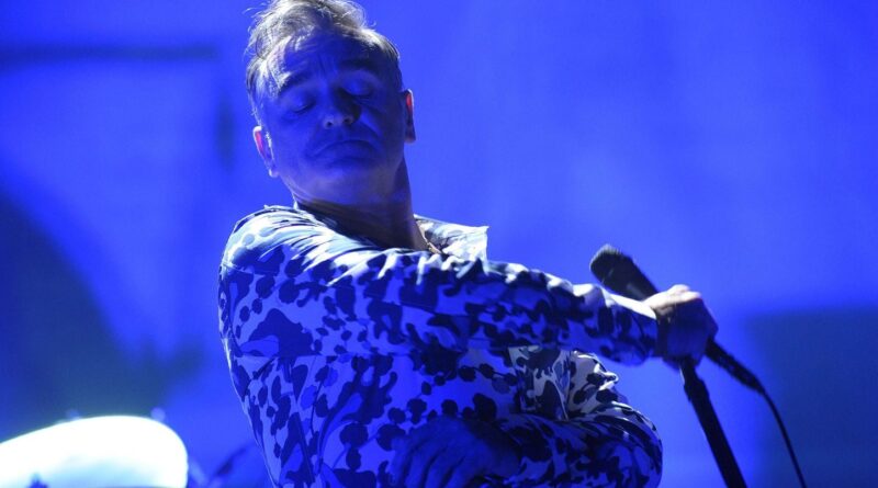 Morrissey annule son concert à Valence, Espagne, à cause du bruit.