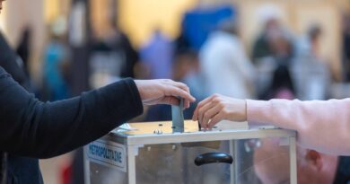 Municipales 2026 : Tensions à gauche, sept communes à égalité parfaite.