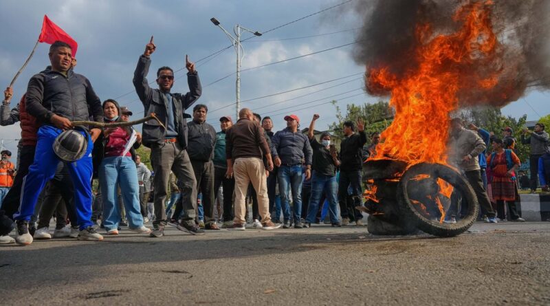 Népal : Jugement de l'ex-Premier ministre, arrestation d'un ancien ministre