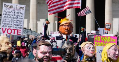 "No Kings" : 3000 manifestations anti-Trump aux États-Unis, avec De Niro et Springsteen.