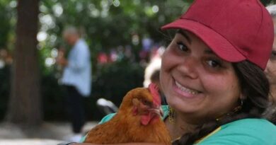 Obésité : Anaïs de « La vie en gros » parle de ses débordements alimentaires.