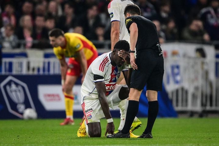 Moussa Niakhaté a manqué un tir au but décisif contre le RC Lens, actant l'élimination en Coupe de France dès les quarts de finale, le 5 mars.