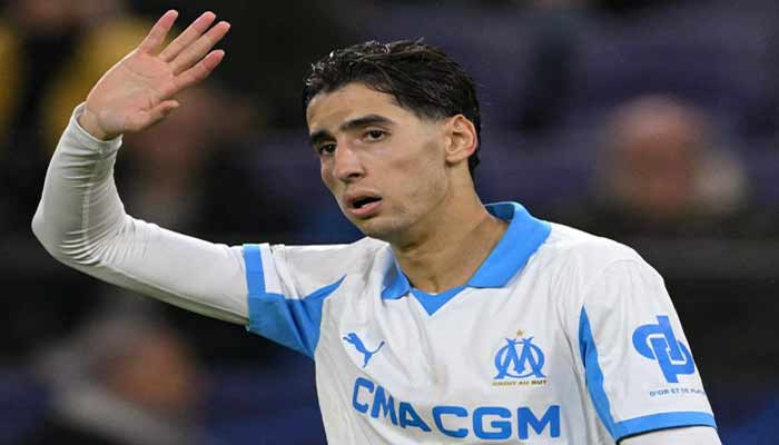 Opéré pour pubalgie, Aguerd ne sera pas disponible plusieurs semaines.