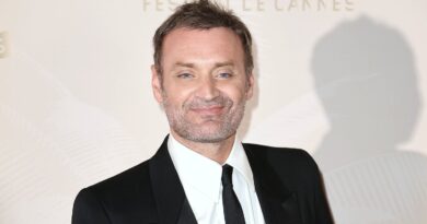 Oscars 2026 : Augustin Trapenard et Léna Situations arrivent sur le tapis rouge
