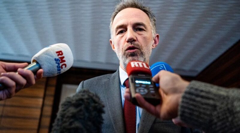 Parc des Princes : Emmanuel Grégoire relance la vente du stade au PSG