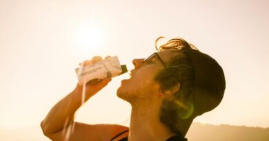 « Pas d’effet magique » : Efficacité des boissons aux électrolytes contre la gueule de bois ?