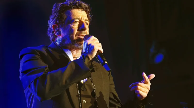 Patrick Bruel visé par huit témoignages, enquête pour tentative de viol.