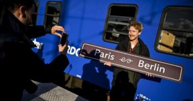 Premier train de nuit Paris-Berlin European Sleeper quitte Paris.