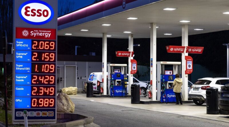 Prix des carburants : Le ministre Lescure annonce des mesures ciblées et un G7.