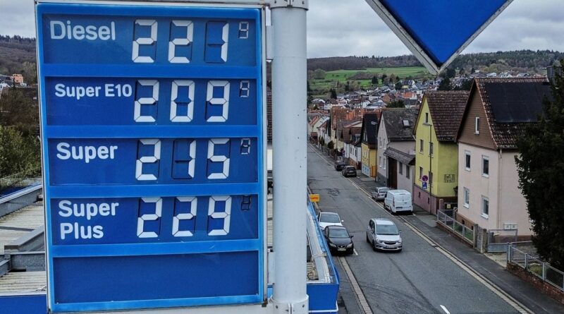 Prix du carburant : aides gouvernementales pour transporteurs, pêcheurs et agriculteurs