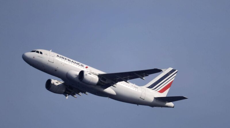 Prix du pétrole : Air France-KLM et d'autres compagnies augmentent leurs tarifs.