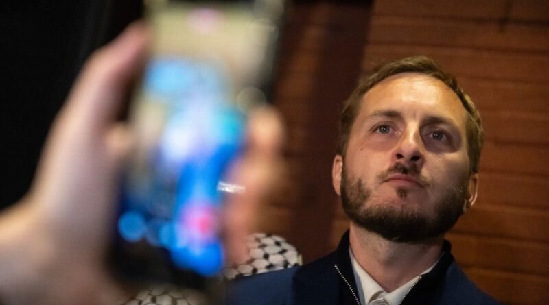 Résultats à Toulouse : Moudenc reste au Capitole, électeurs de Piquemal déçus.