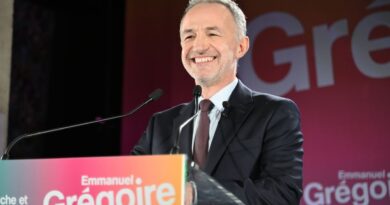Résultats municipales à Paris : Grégoire appelle à voter utile.