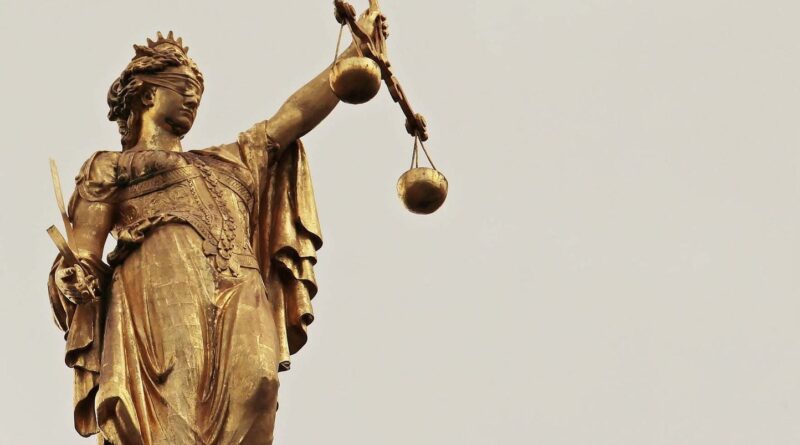 Royaume-Uni : Il voulait une opération pour rendre sa compagne moins séduisante.