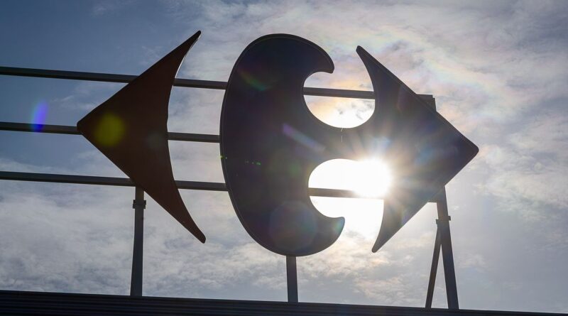 Rumeurs persistantes sur Carrefour en Belgique : ambiance compliquée dans les magasins.