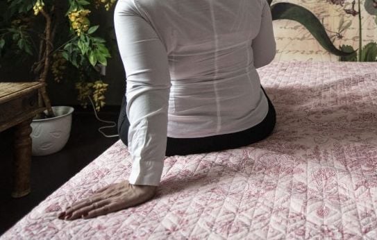 Suède : Un sexagénaire inculpé pour avoir contraint sa femme à 120 actes sexuels.