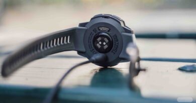 Test de la Garmin Instinct Crossover Amoled : montre de sport hybride.