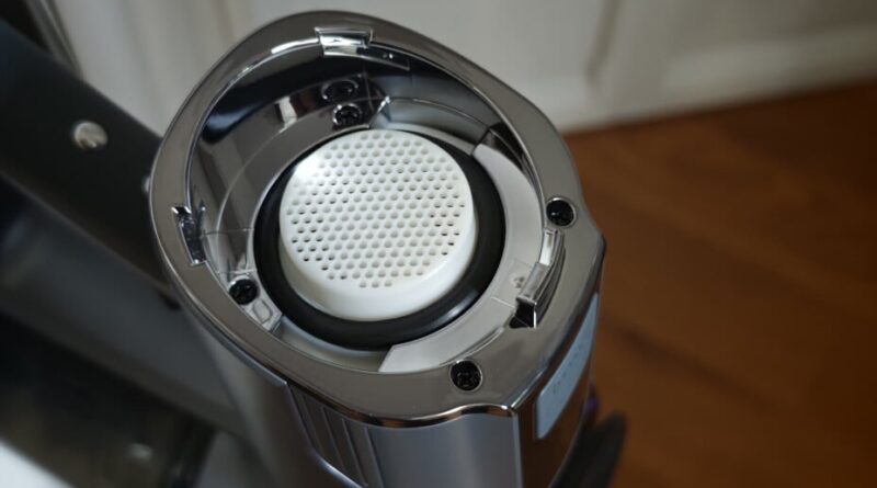 Test du Narwal V40 Station : aspirateur balais idéal pour les flemmards