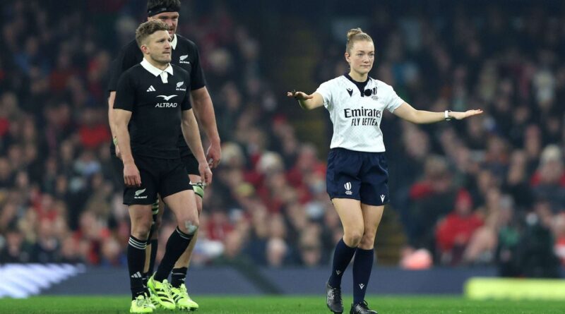 Top 14 : Hollie Davidson devient la première femme arbitre en France