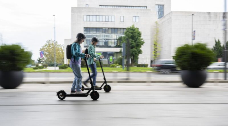 Transversales : Faut-il interdire les trottinettes électriques en Belgique ?