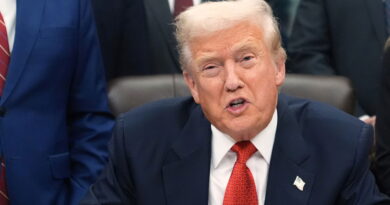 Trump déclare la guerre à l'Iran et annonce des « projets » à Cuba.