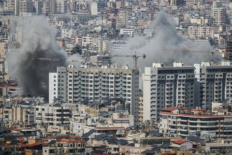 Trump exige la "capitulation" de l'Iran, navire en feu dans le détroit d'Ormuz