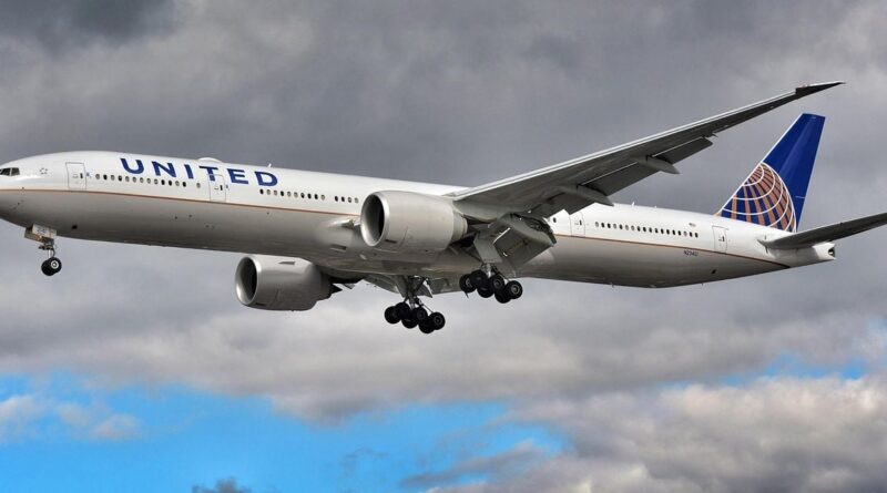 Un avion fait demi-tour en urgence après un incendie moteur.