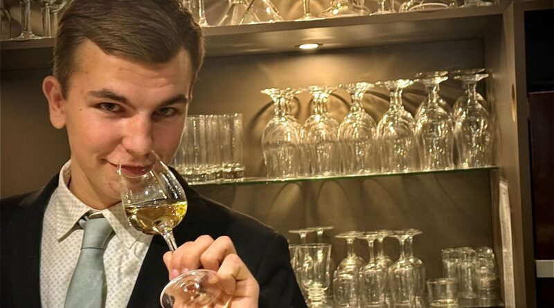 Un étudiant de Namur remporte le concours jeunes sommeliers Champagne.