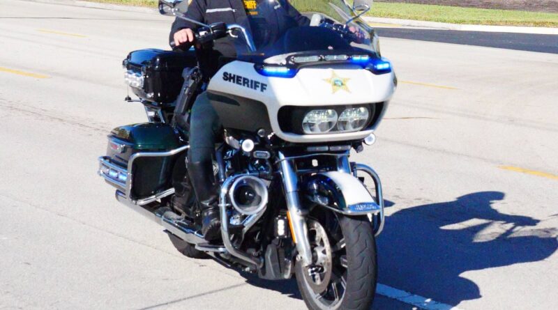 Un policier facturé 200 heures supplémentaires par sa petite amie.