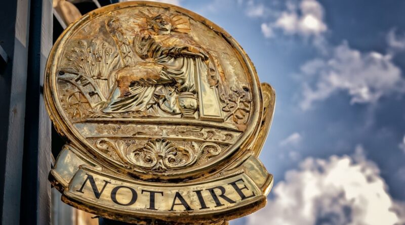 Un retraité suisse ne recevra pas l'héritage d'une riche Française, arnaqué par un faux notaire.