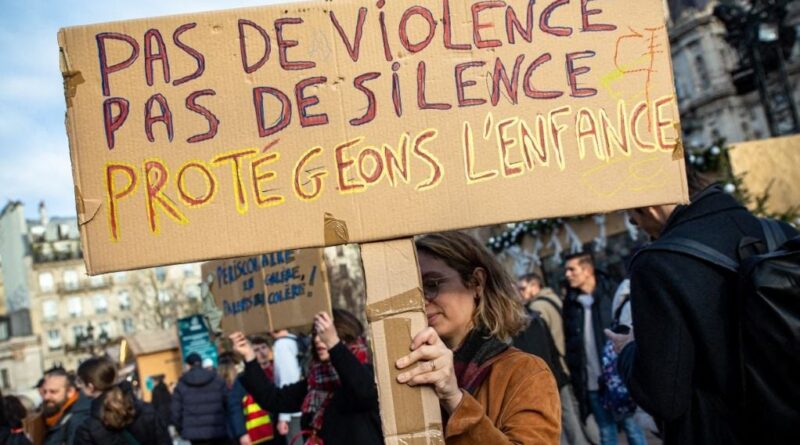 Violences périscolaires à Paris : « Je vais tout faire pour que ma fille oublie cette école de l’horreur »