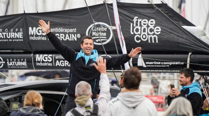 Voile : « Jamais je n'ai pensé à abandonner »... Un Français établit un nouveau record du tour du monde à l'envers.