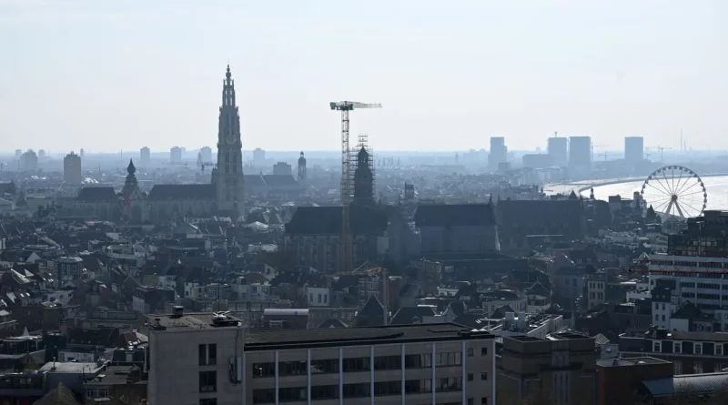 Voiture incendiée à Anvers : enquête sur un groupe terroriste au quartier juif