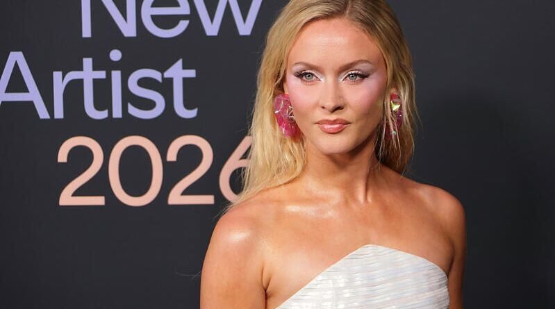 Zara Larsson perd 3 millions de dollars de partenariat après blague sur l'avortement.
